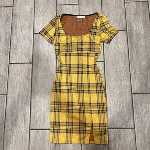 Yellow and black plaid midi dress #plaid #midi